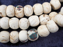 Load image into Gallery viewer, 108 Authentic White Conch Mala (Large)