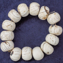 Load image into Gallery viewer, Authentic White Conch Wrist Mala