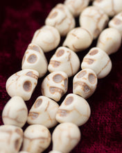 Load image into Gallery viewer, 108 Howlite Skull Head Mala